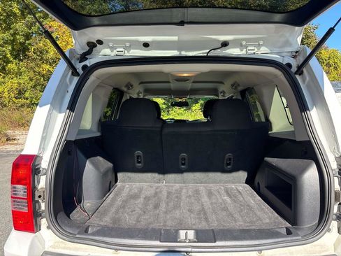 Used 2015 Jeep Patriot Latitude image 11