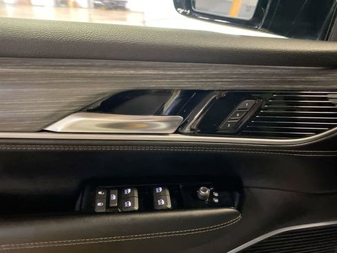 Used 2024 Jeep Wagoneer L Series III w/ Flexible Seating Group image 13