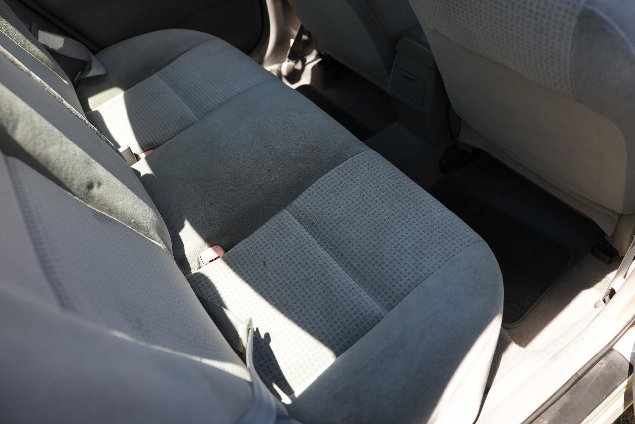 Used 2006 Toyota Corolla CE w/ Upgrade Pkg FWD image 12