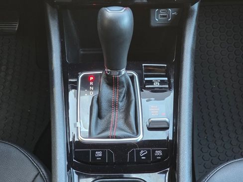 Used 2023 Jeep Compass Trailhawk image 16