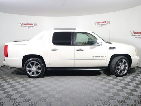 Used 2009 Cadillac Escalade EXT AWD/4WD image 3