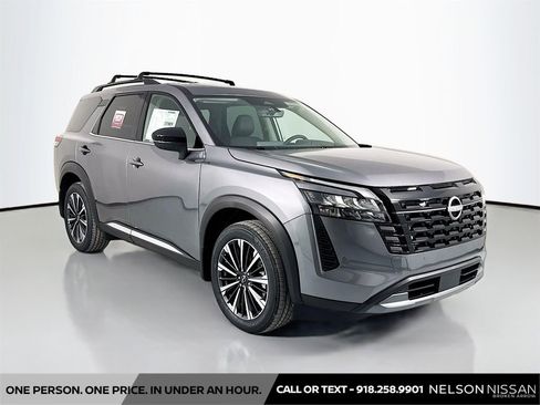 New 2026 Nissan Pathfinder Platinum image 3