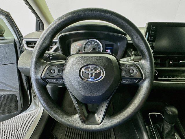 Used 2022 Toyota Corolla LE FWD image 13