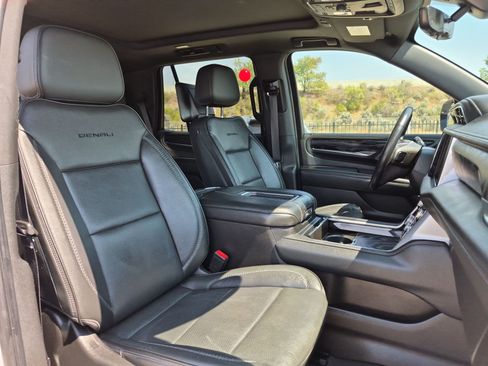 Used 2021 GMC Yukon Denali w/ Denali Premium Package AWD/4WD image 30