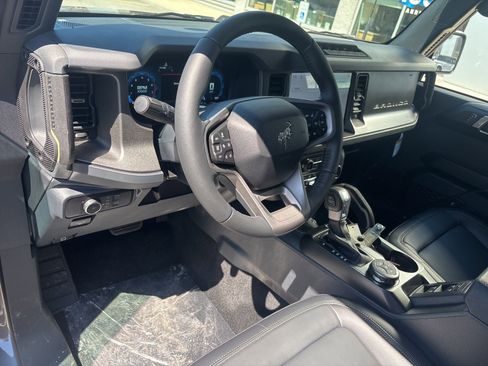 New 2026 Ford Bronco Badlands AWD/4WD image 13