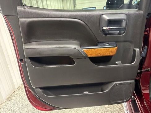 Used 2017 Chevrolet Silverado 1500 High Country image 23