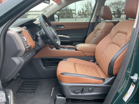 Certified 2025 Nissan Pathfinder Platinum w/ Cargo Package image 12