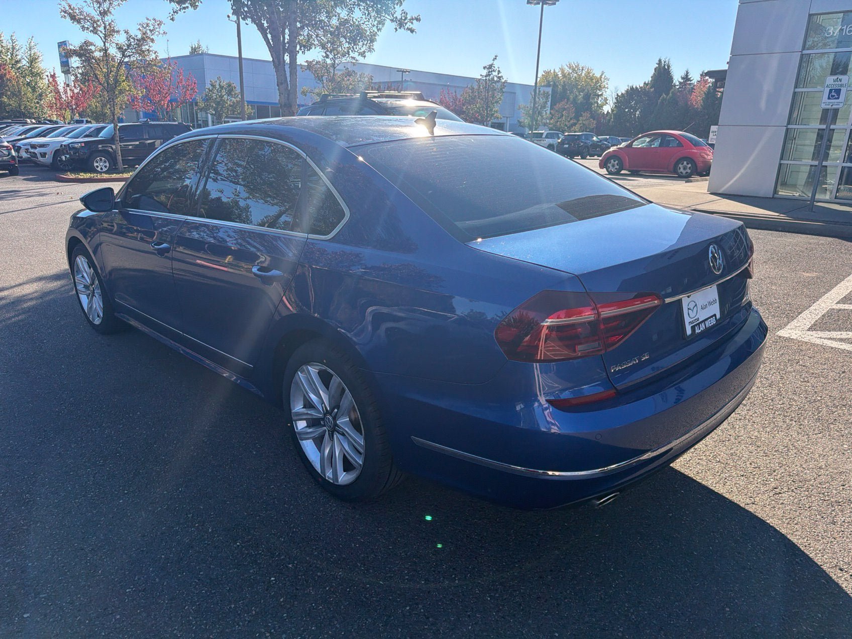 Used 2017 Volkswagen Passat 1.8T SE FWD image 2