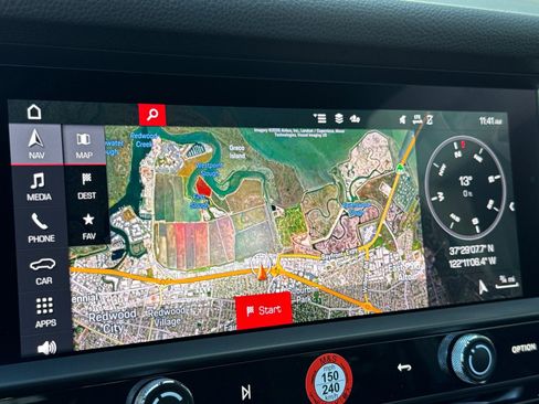 Certified 2025 Porsche Macan image 23