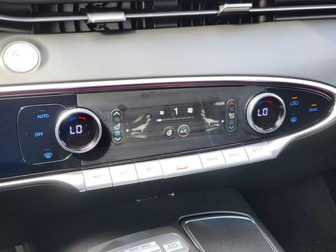 Used 2025 Genesis GV70 3.5T Sport w/ Sport Advanced Package image 23