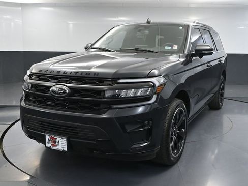 Used 2023 Ford Expedition Limited AWD/4WD image 13