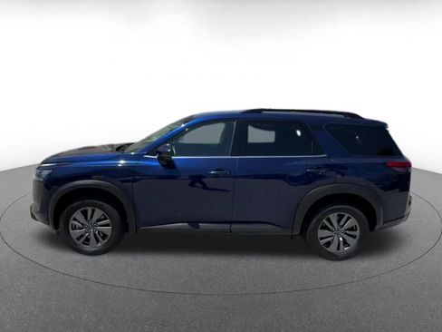 Used 2025 Nissan Pathfinder SV FWD image 9