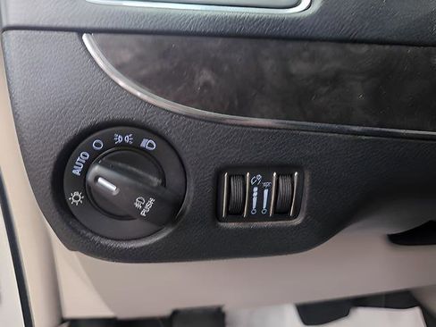 Used 2012 Chrysler Town & Country Touring w/ Entertainment Group #1 image 9