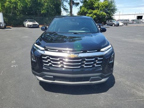 Used 2025 Chevrolet Equinox LT AWD/4WD image 2