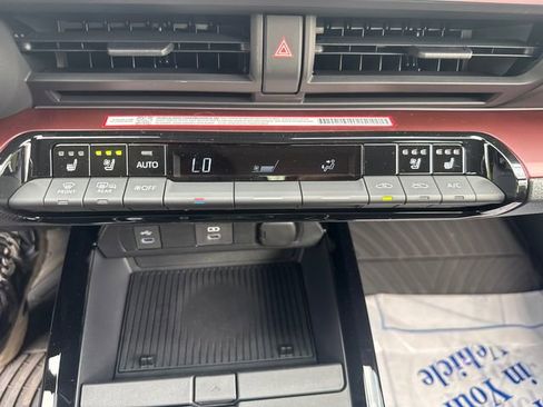 New 2025 Toyota Prius Plug-In Hybrid w/ Limited Premium Package image 32