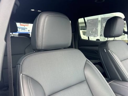 Used 2026 Buick Enclave Preferred AWD/4WD image 29