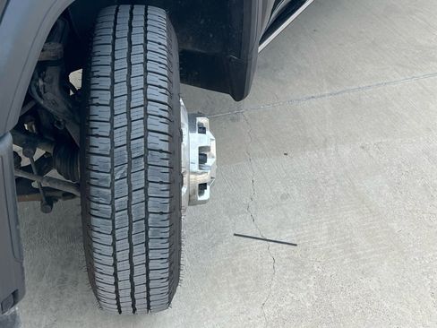 Used 2024 GMC Sierra 3500 Denali w/ Denali Reserve Package image 9