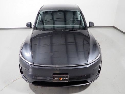 Used 2026 Tesla Model Y Long Range RWD image 12