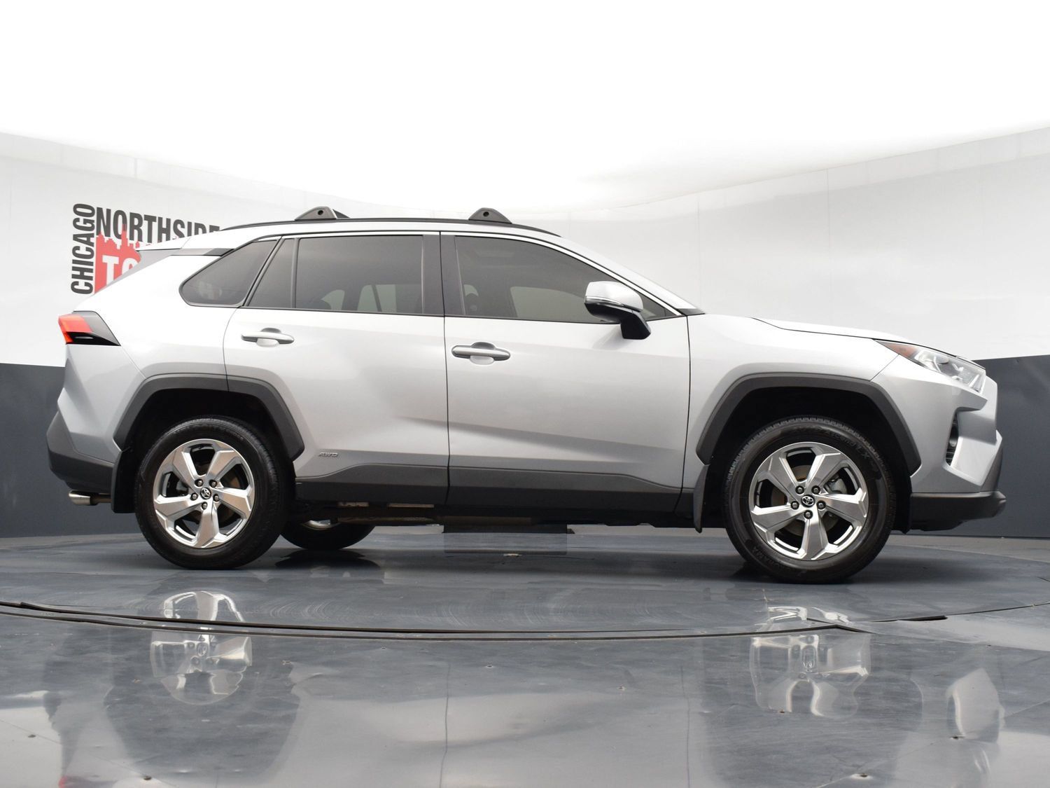 Used 2021 Toyota RAV4 XLE Premium AWD/4WD image 29