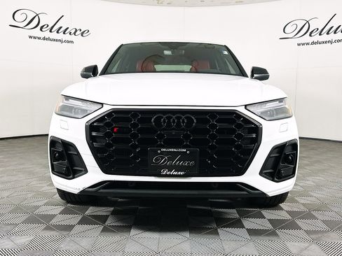 Used 2023 Audi SQ5 Prestige w/ Prestige Package AWD/4WD image 2
