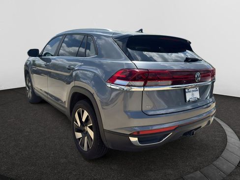 Used 2024 Volkswagen Atlas Cross Sport SE FWD image 7