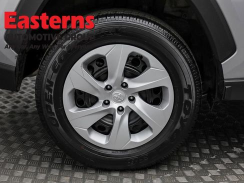 Used 2024 Toyota RAV4 LE image 29