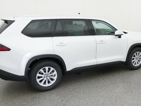 New 2026 Toyota Grand Highlander XLE image 10