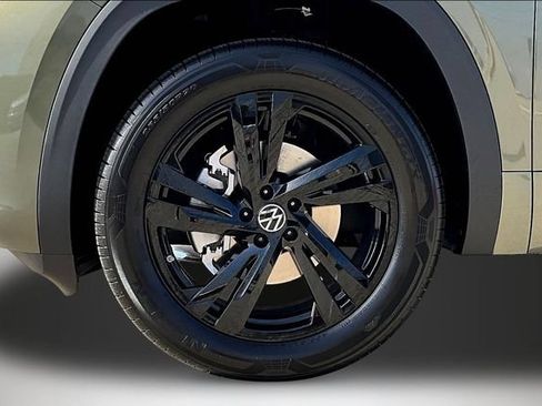 New 2026 Volkswagen Atlas Cross Sport SEL R-Line AWD/4WD image 13