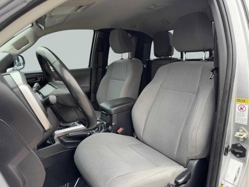 Used 2017 Toyota Tacoma SR5 image 22