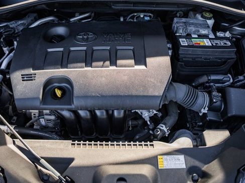 Used 2018 Toyota C-HR XLE image 21