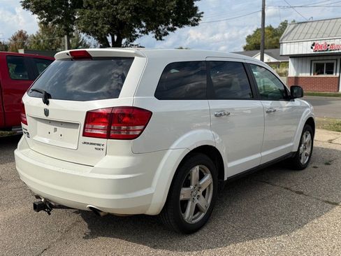 Used 2009 Dodge Journey SXT image 4