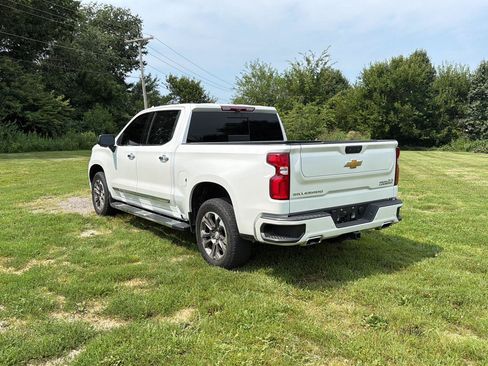 Certified 2022 Chevrolet Silverado 1500 High Country w/ Technology Package AWD/4WD image 2