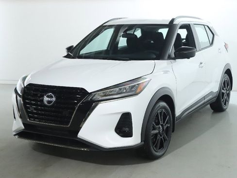 Certified 2024 Nissan Kicks SR image 4