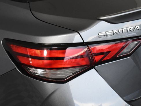 Used 2020 Nissan Sentra SR image 32