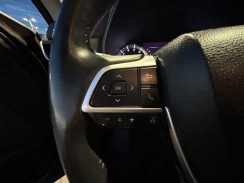 Used 2023 Toyota Highlander LE image 13