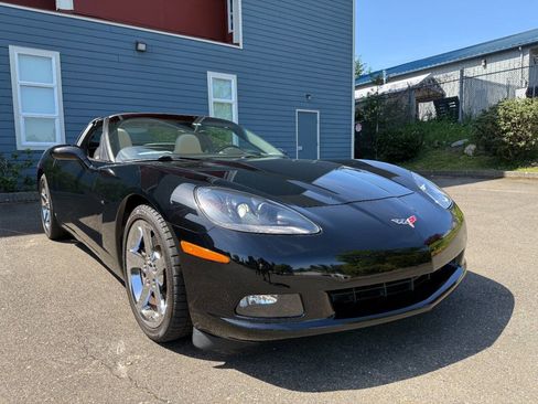Used 2007 Chevrolet Corvette Coupe w/ Preferred Equipment Group RWD image 4