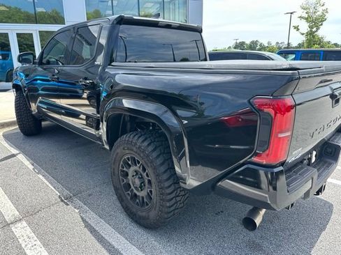Used 2025 Toyota Tacoma SR5 AWD/4WD image 2