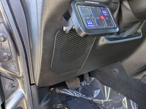 Used 2021 Jeep Gladiator Overland w/ Popular Equipment Package image 13