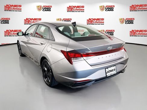 Used 2023 Hyundai Elantra SEL w/ Cargo Package FWD image 2
