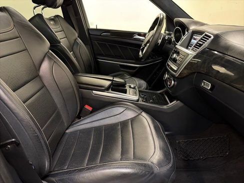 Used 2015 Mercedes-Benz GL 63 AMG 4MATIC image 38