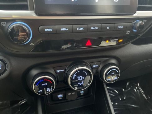 Used 2024 Hyundai Venue SEL image 14