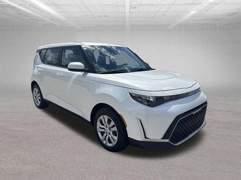 Used 2023 Kia Soul LX FWD image 8
