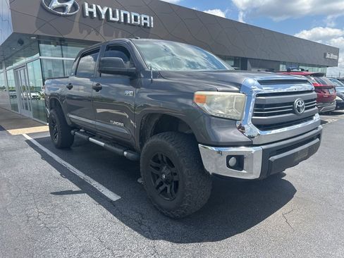 Used 2014 Toyota Tundra SR5 w/ SR5 Upgrade Package AWD/4WD image 4