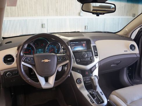 Used 2015 Chevrolet Cruze Diesel FWD image 11