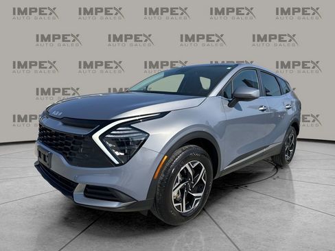 Used 2025 Kia Sportage LX image 1