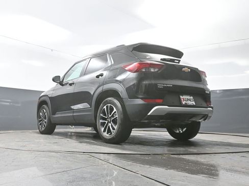 Used 2025 Chevrolet TrailBlazer LT w/ Driver Confidence Package image 53