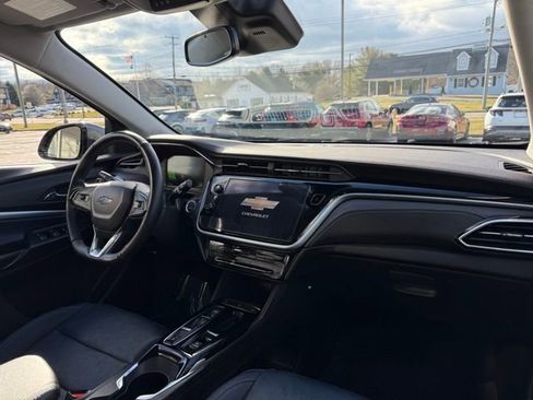Used 2022 Chevrolet Bolt EUV LT w/ Convenience Package image 22