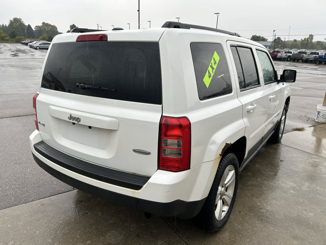 Used 2014 Jeep Patriot Latitude AWD/4WD image 5