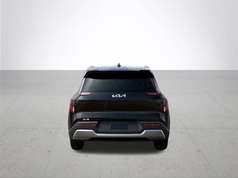 New 2026 Kia EV9 Wind image 5