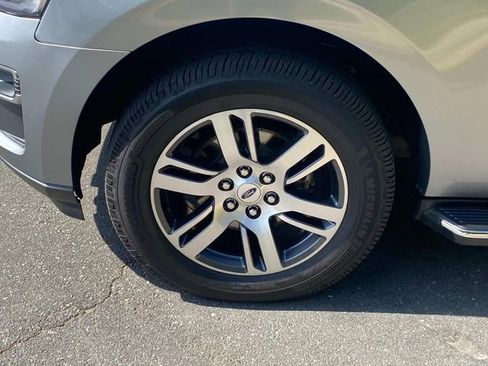 Used 2022 Ford Expedition Limited image 6
